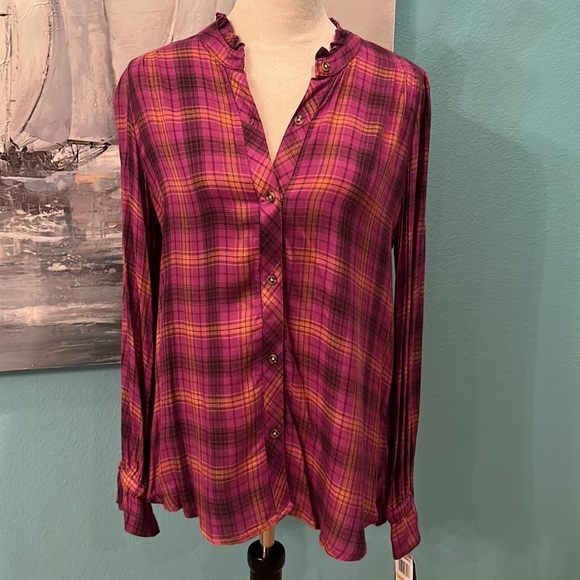 Democracy Tops - NWT Democracy Long Sleeve Button Down Shirt, Medium